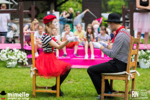 Artyści Mimello w Boathouse - cyrkowy piknik dla Prawników